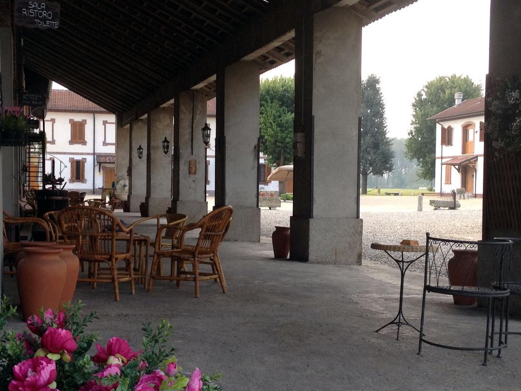 Bed And Breakfast Azienda Agricola Cascina Salazzara มาเจ็นตา ภายนอก รูปภาพ